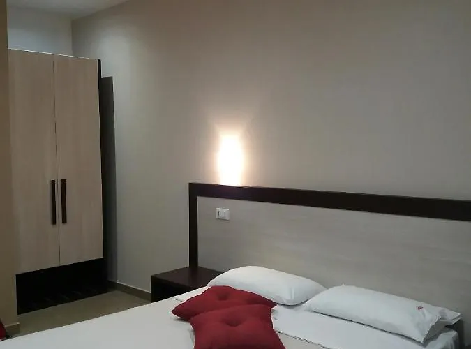 Emanuela فندق مبيت وإفطار 3*